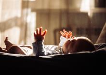 co robić gdy niemowlę budzi się co godzinę