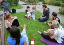 piknik-na-trawie-wioska-rodzicow