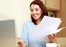 kobieta-przy-komputerze