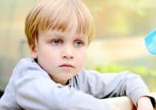 smutny-chlopiec