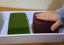 Porównywanie objętości - zabawa w stylu Montessori