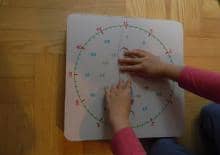 Zegar do nauki odczytywania czasu - zabawa w stylu Montessori