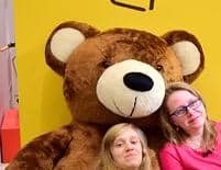 Rodzinna niedziela z misiami na wystawie zabawek