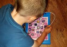 Dlaczego on nie mówi i nie umie się bawić?