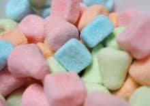 Parówki, słodycze i słoiczki, czyli „grzechy” rodzicielskie