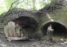 Tajemnicze ruiny na Cmentarzu Centralnym - wycieczka rowerowa