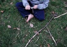 Dzieciniec - dzieci budują plac zabaw