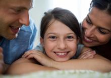 Jak wspierać dziecko w trakcie choroby nowotworowej rodzeństwa?