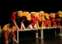 Przedstawienia grup teatralnych Służewskiego DK